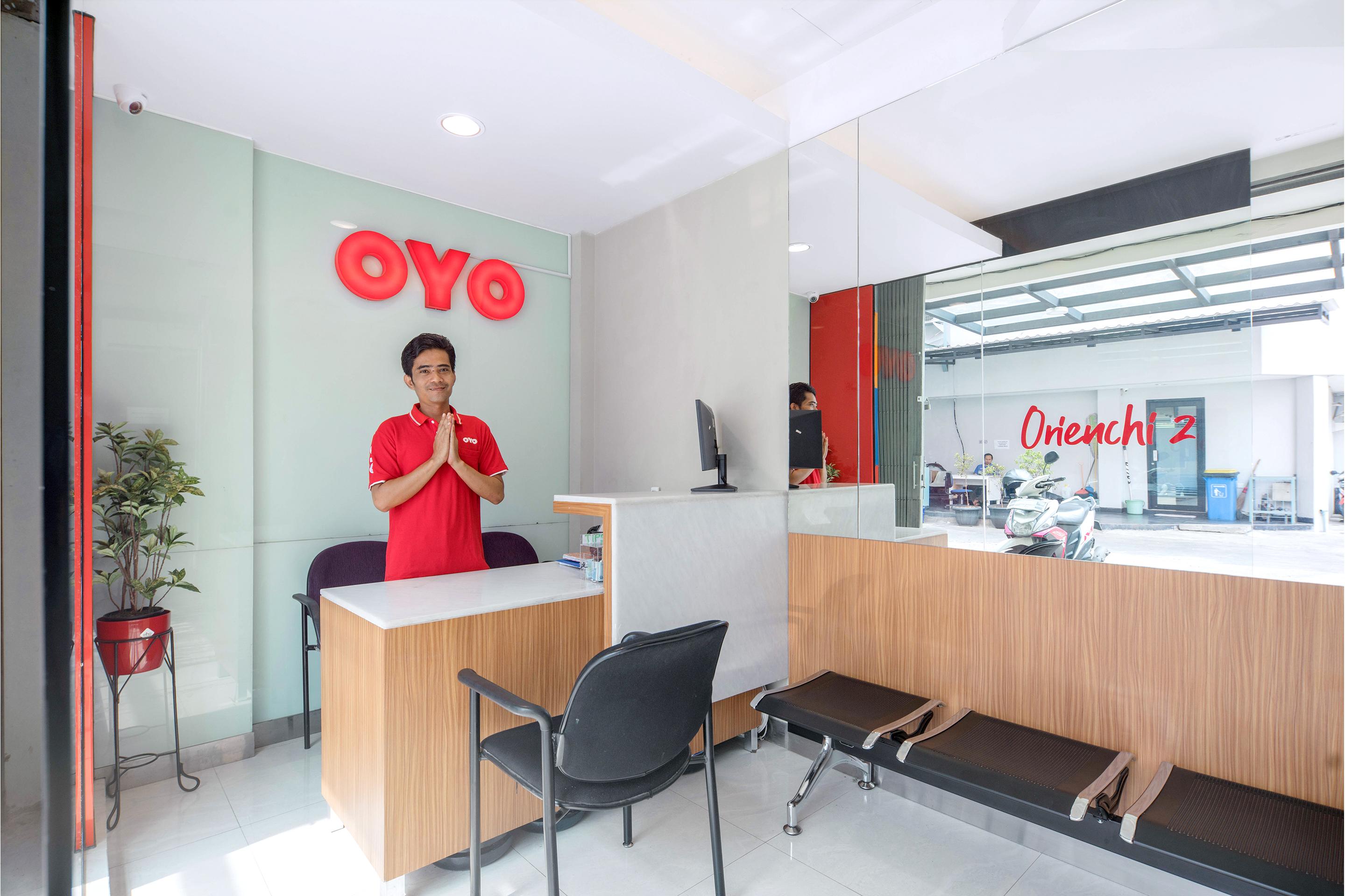 Отель Super Oyo Capital O 1121 Orienchi 2 Джакарта Экстерьер фото