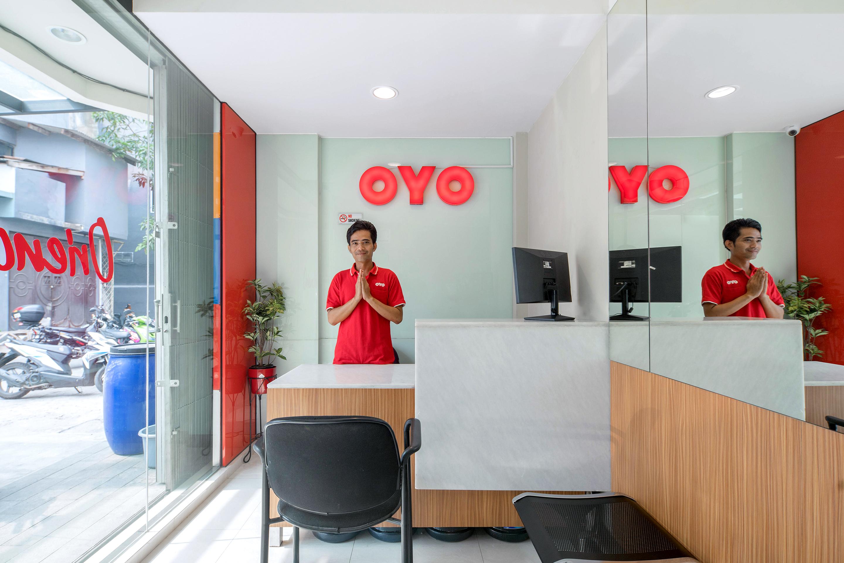 Отель Super Oyo Capital O 1121 Orienchi 2 Джакарта Экстерьер фото
